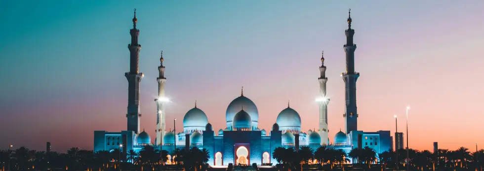 UAE digital menu solution for restaurants in Abu Dhabi with Sheikh Zayed Grand Mosque in the background